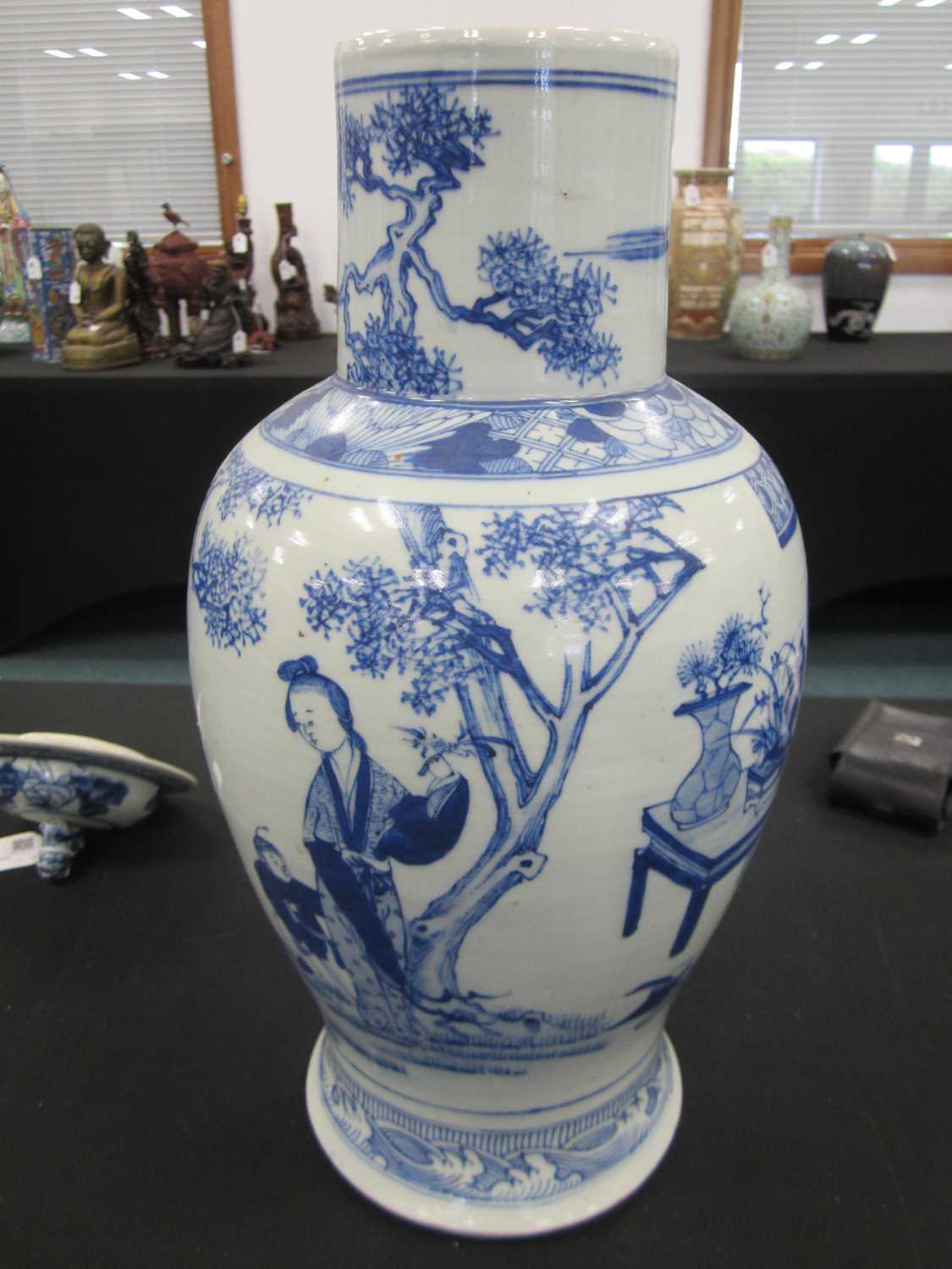 A Chinese blue and white vase and cover, late Qing Dynasty - Image 10 of 16