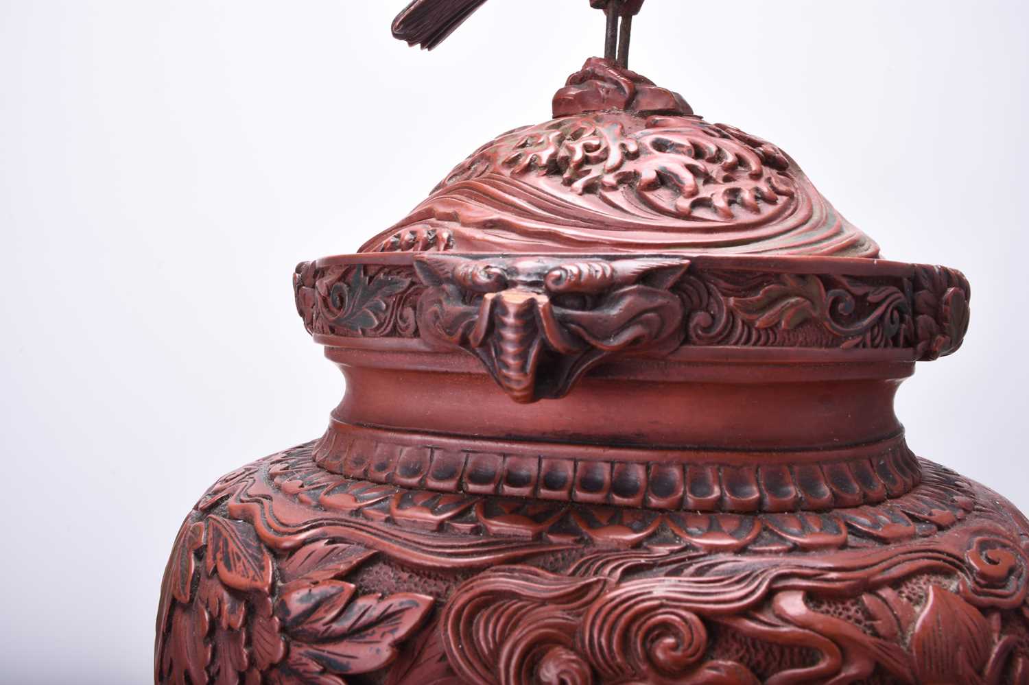 A Chinese cinnabar lacquer censer and cover, Qing Dynasty - Image 7 of 18