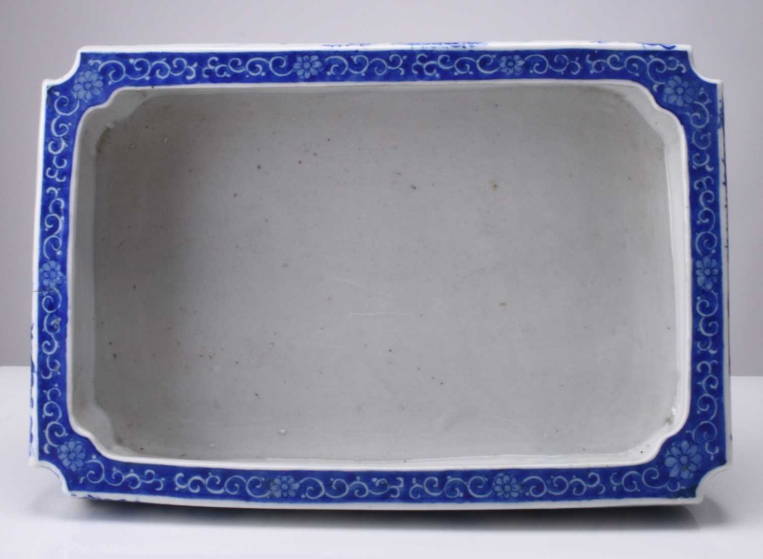 A Japanese Seto blue and white porcelain jardiniere, Meiji era - Image 10 of 12