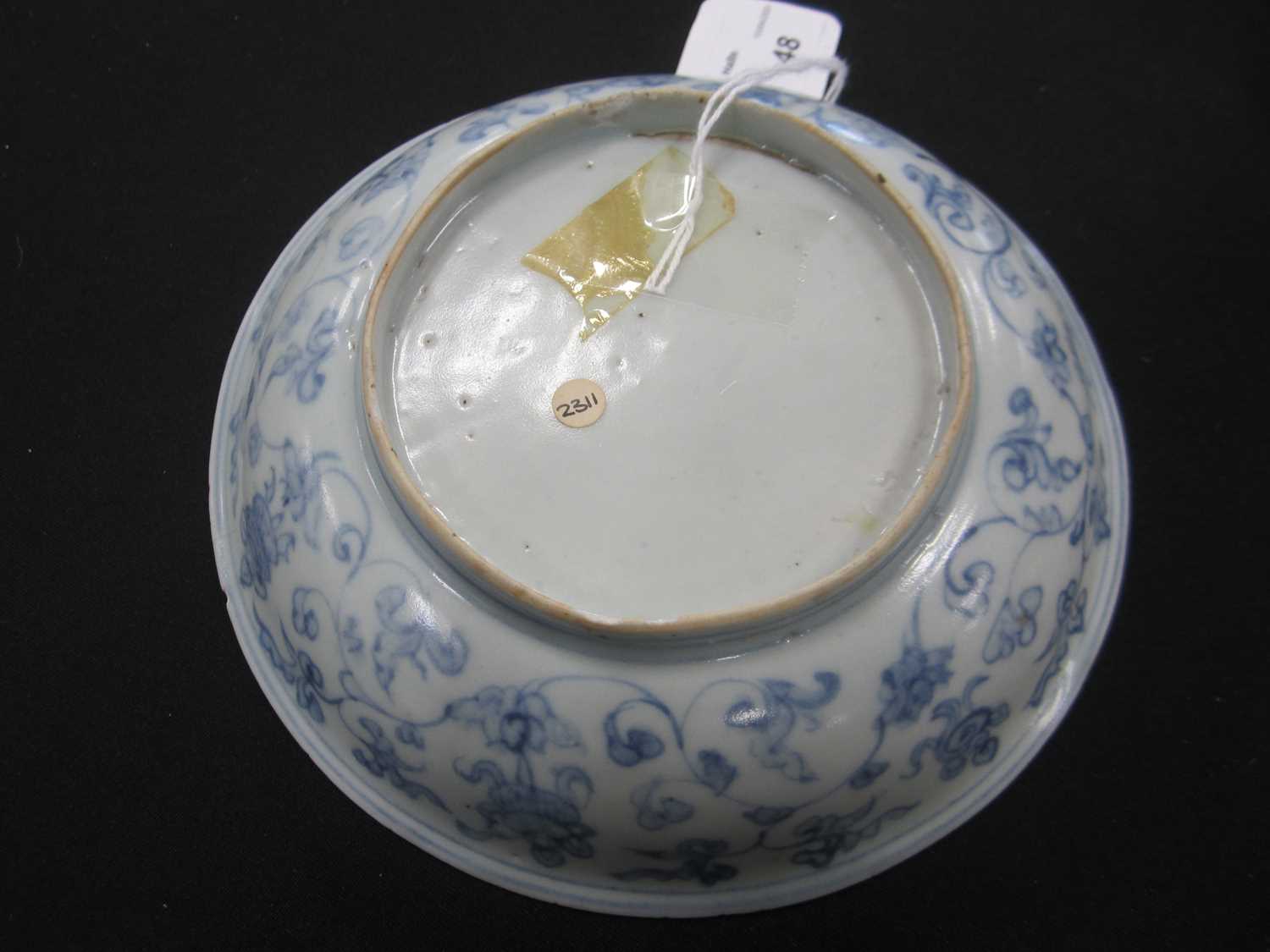 A Chinese blue and white dish, late Ming/transitional - Image 8 of 8