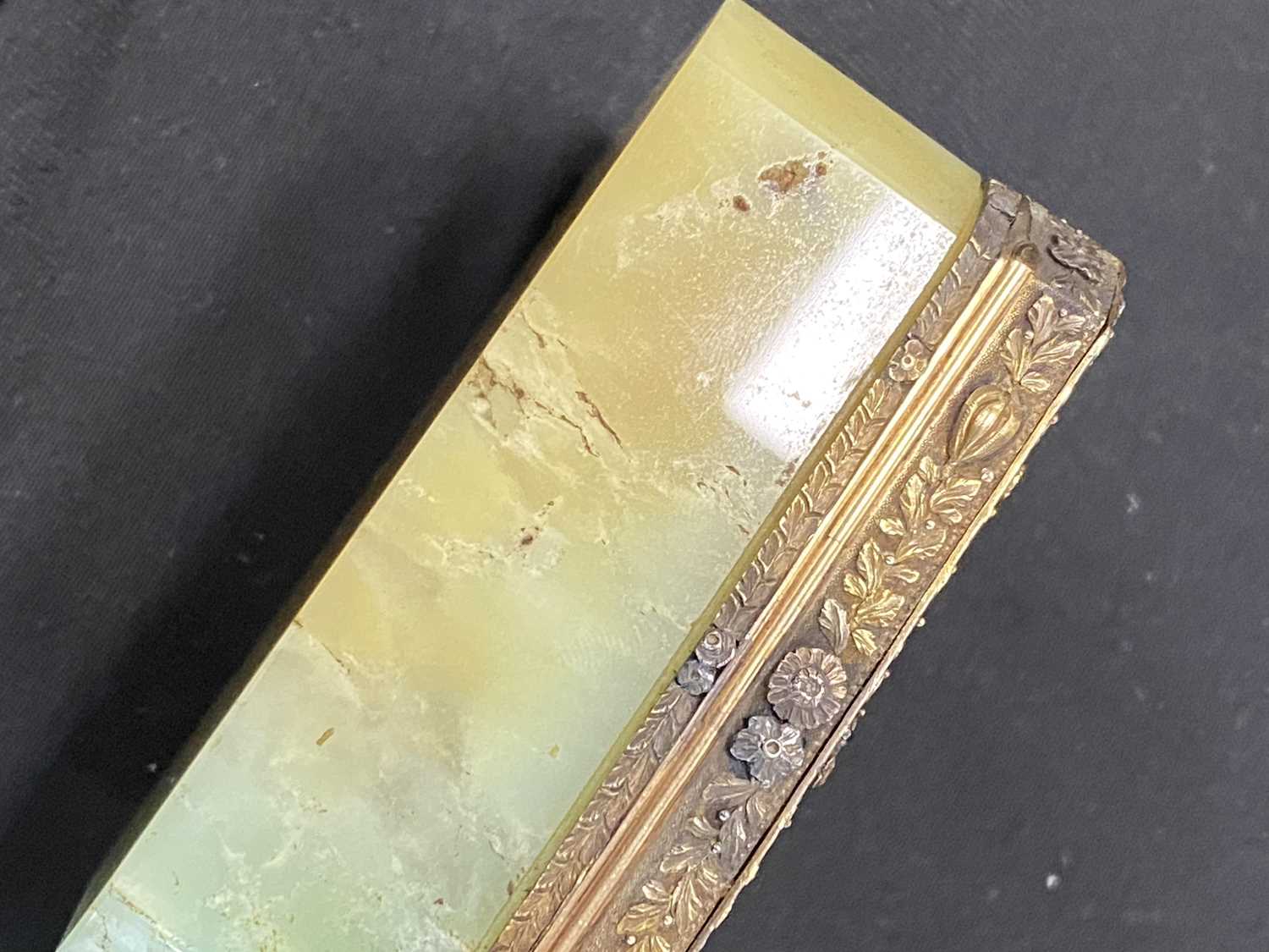 A 19th century yellow and white metal mounted onyx box - Image 13 of 15