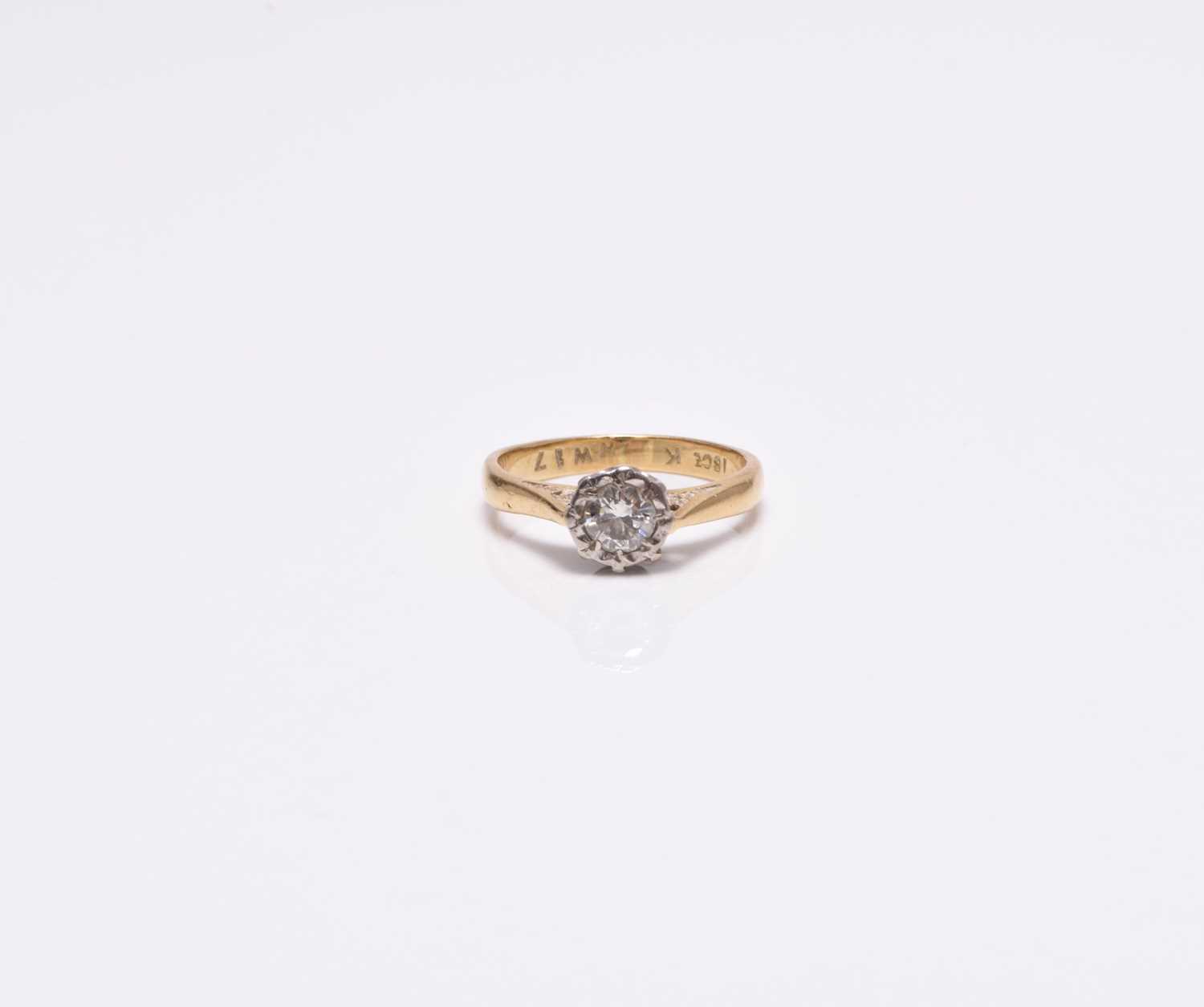 A single stone diamond ring - Image 2 of 2