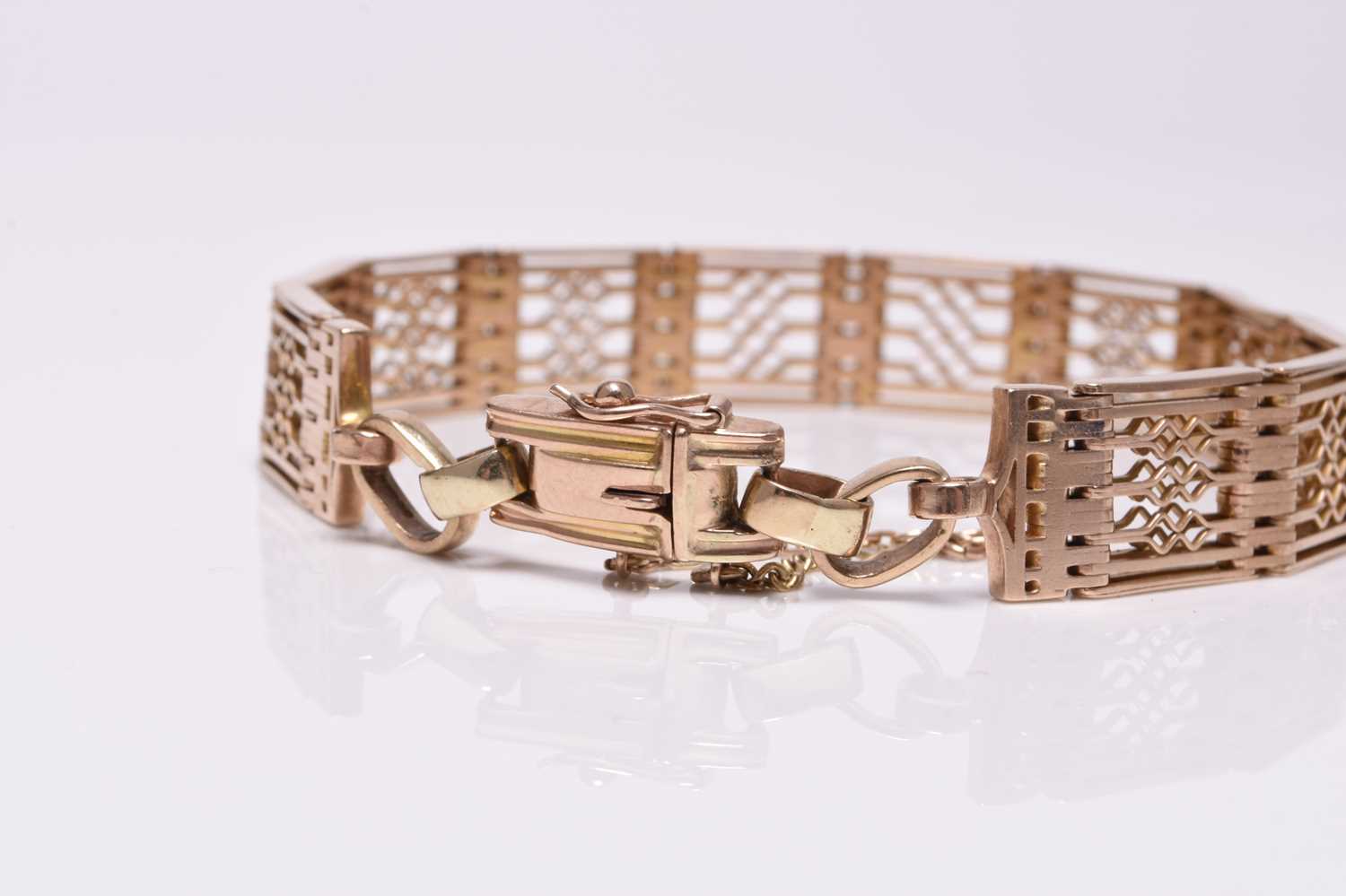 A 9ct rose gold decorative gate link bracelet - Image 2 of 4