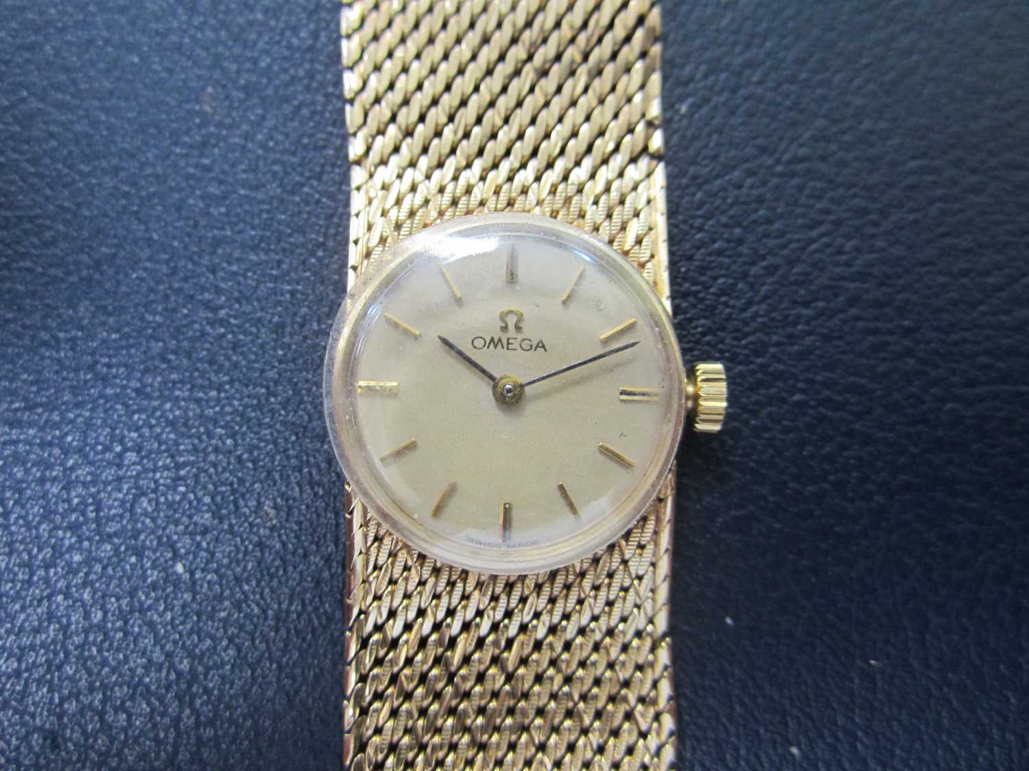 Omega: A lady's 9ct gold bracelet watch - Image 10 of 10