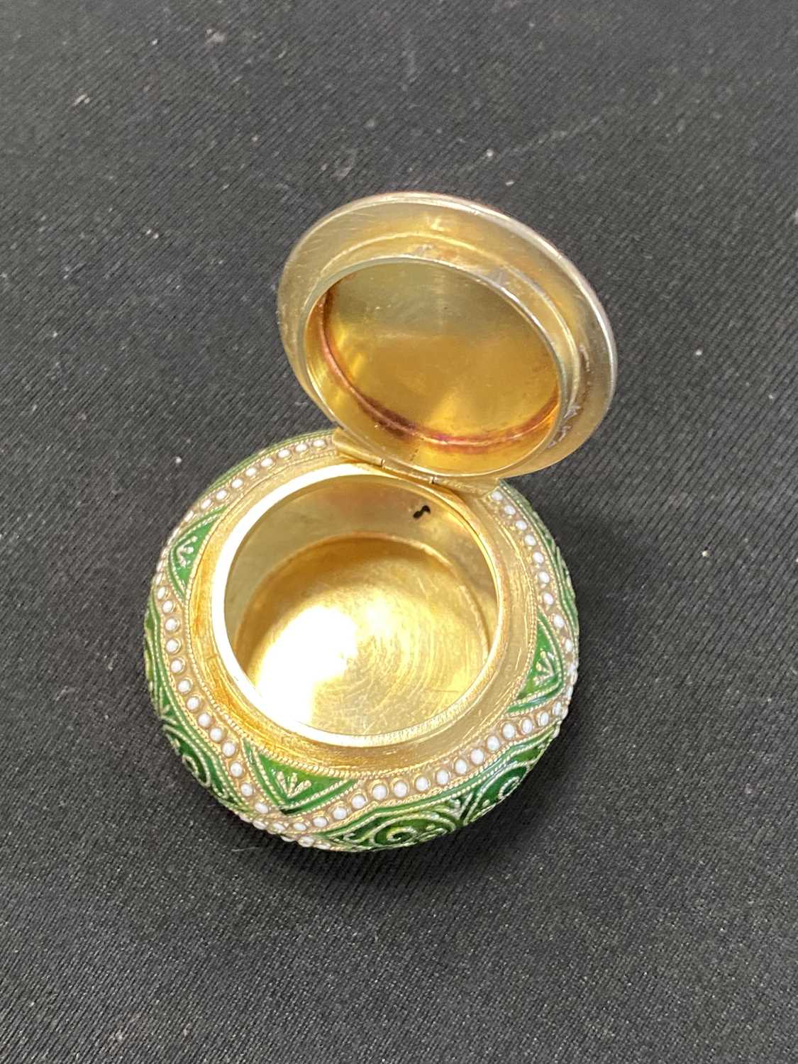 A Norwegian silver gilt and enamel pill box by Marius Hammer - Image 6 of 15