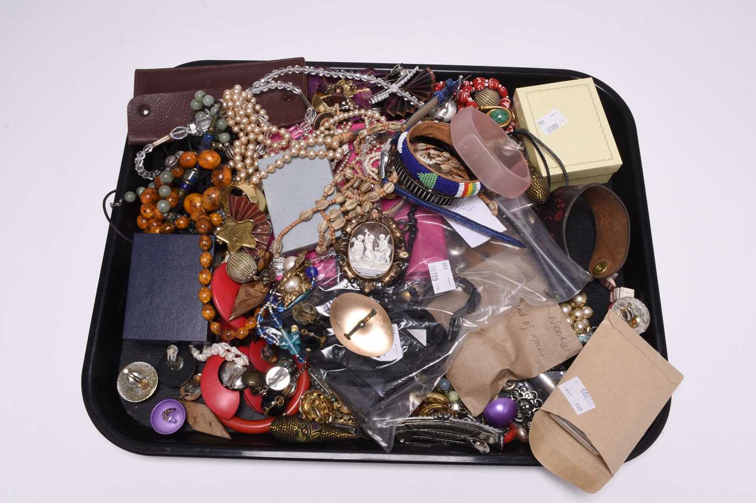 A large collection of costume jewellery - Image 2 of 2