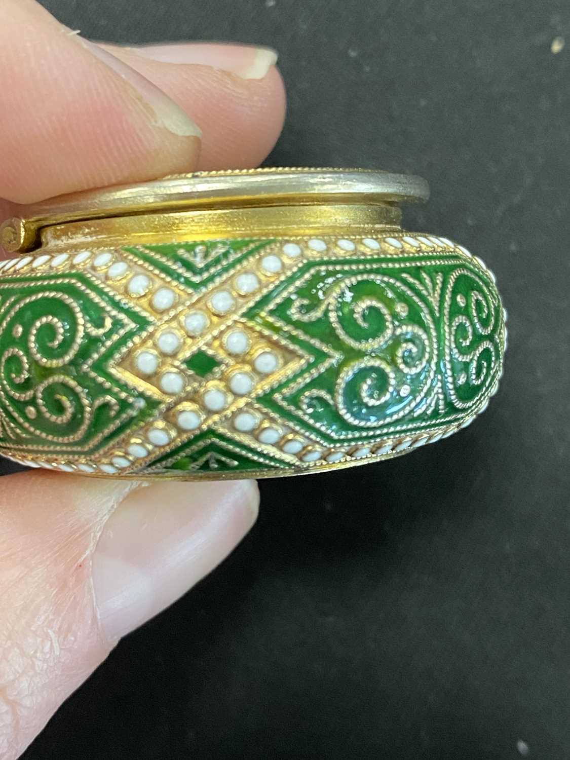 A Norwegian silver gilt and enamel pill box by Marius Hammer - Bild 8 aus 15