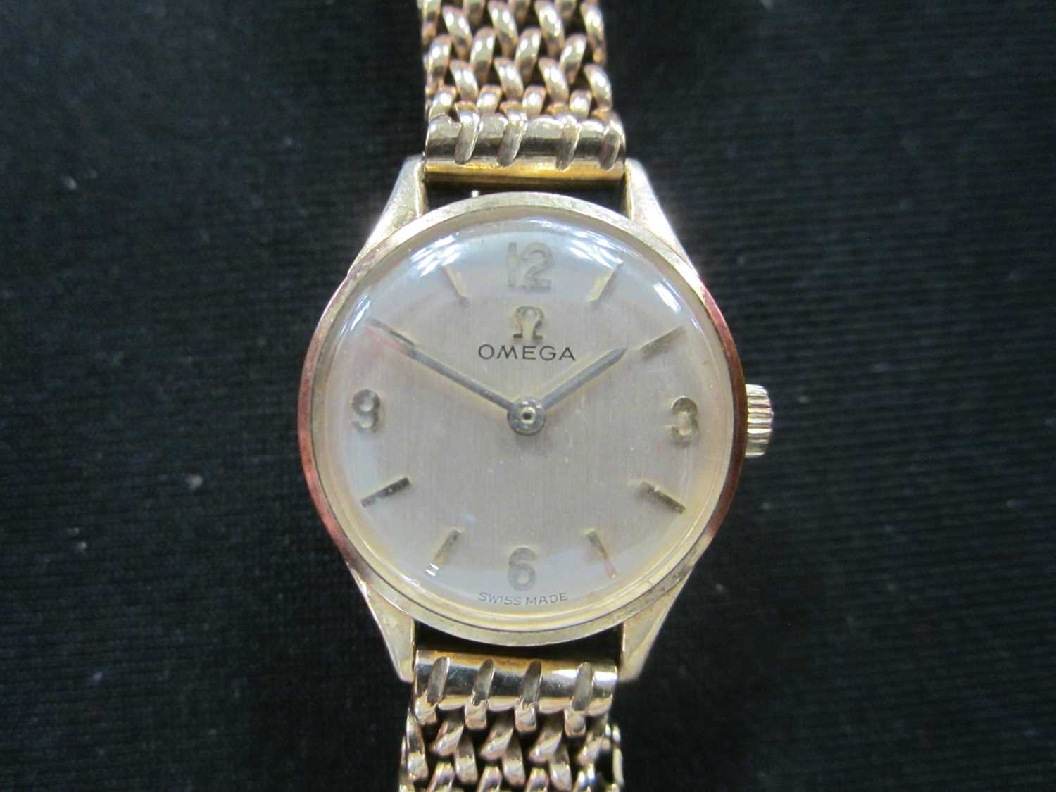 Omega: A lady's 9ct gold bracelet watch - Image 9 of 9