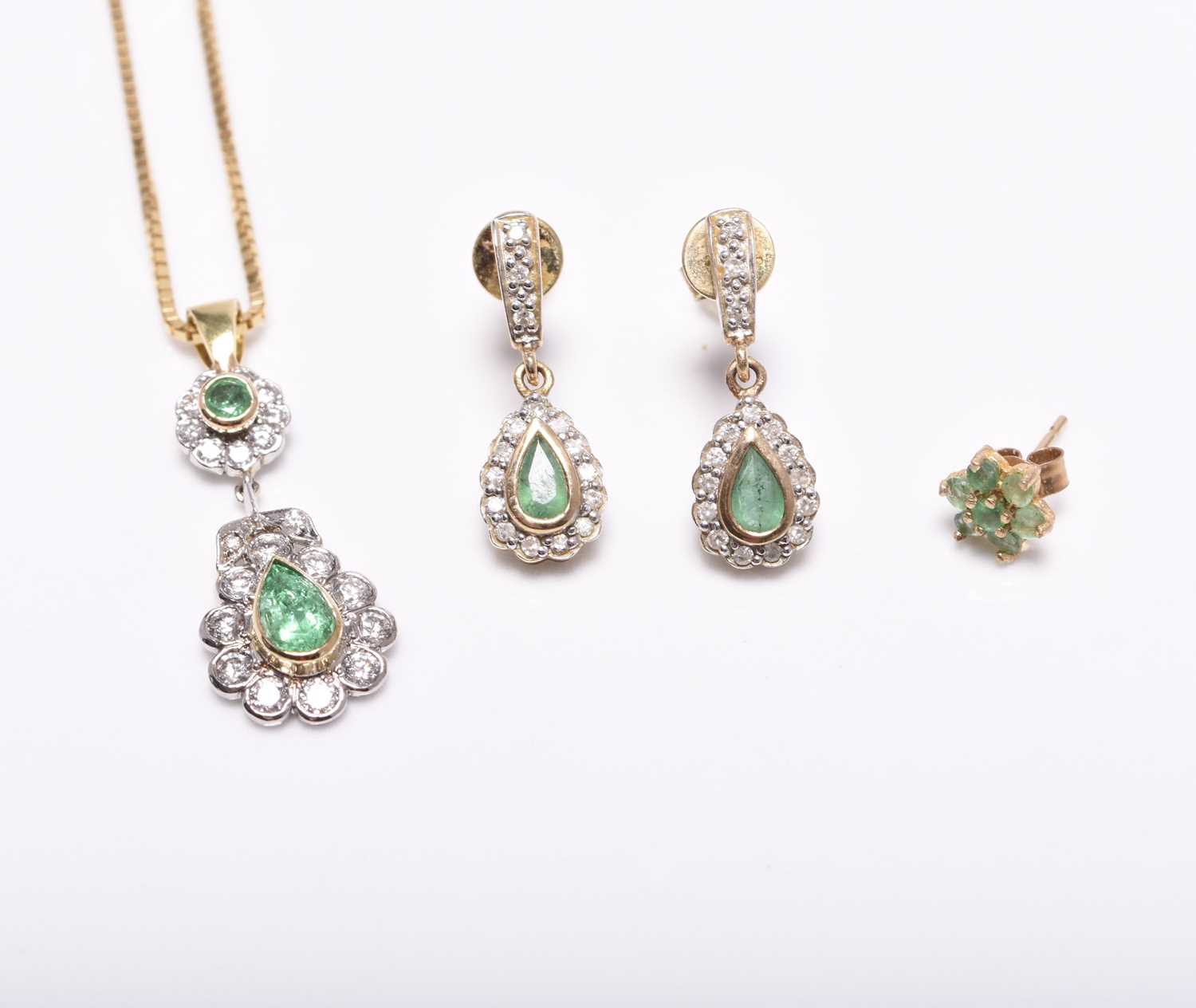 An emerald and diamond pendant on chain and a pair of earrings - Image 2 of 3