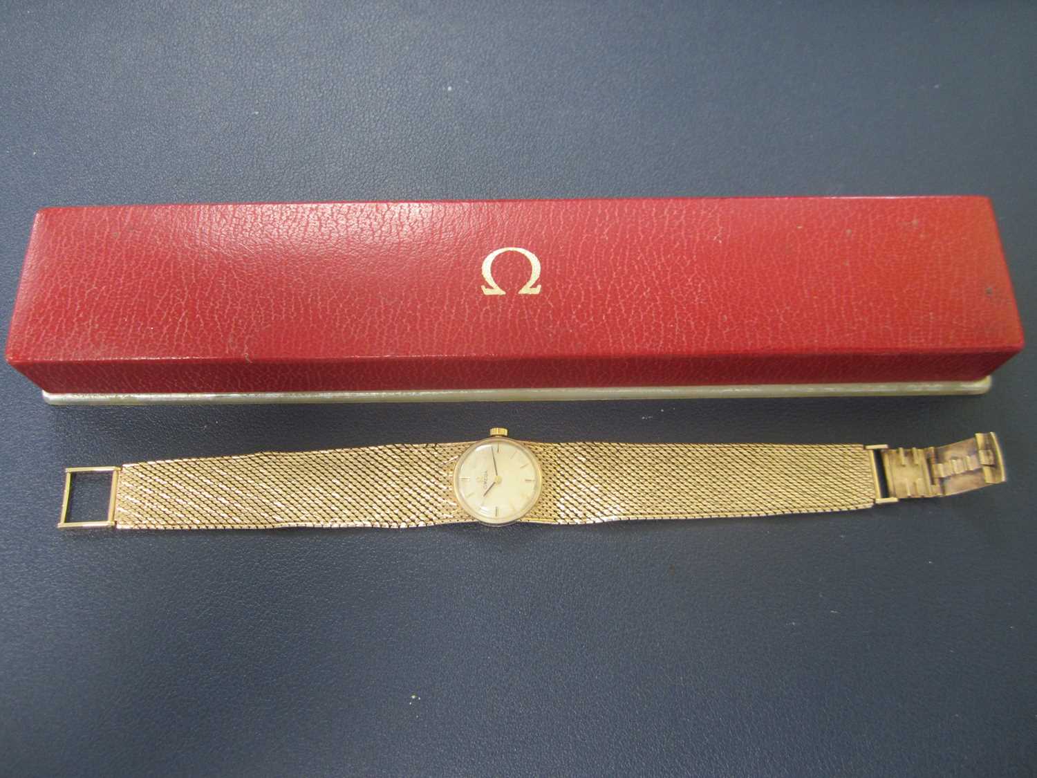 Omega: A lady's 9ct gold bracelet watch - Image 9 of 10