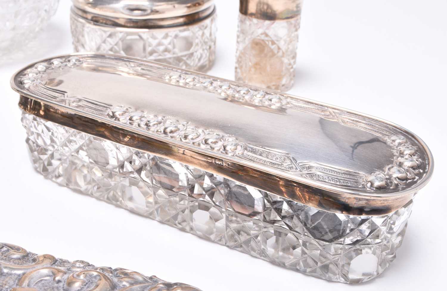 A collection of silver mounted dressing table wares - Image 3 of 6