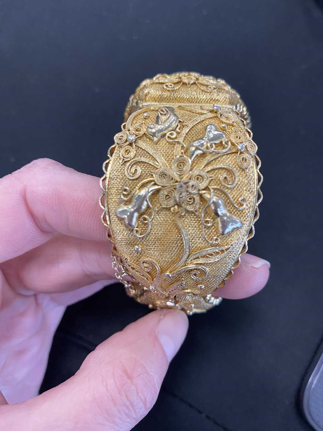 A jade and gilt metal bangle and a pair of jade earrings - Image 9 of 18