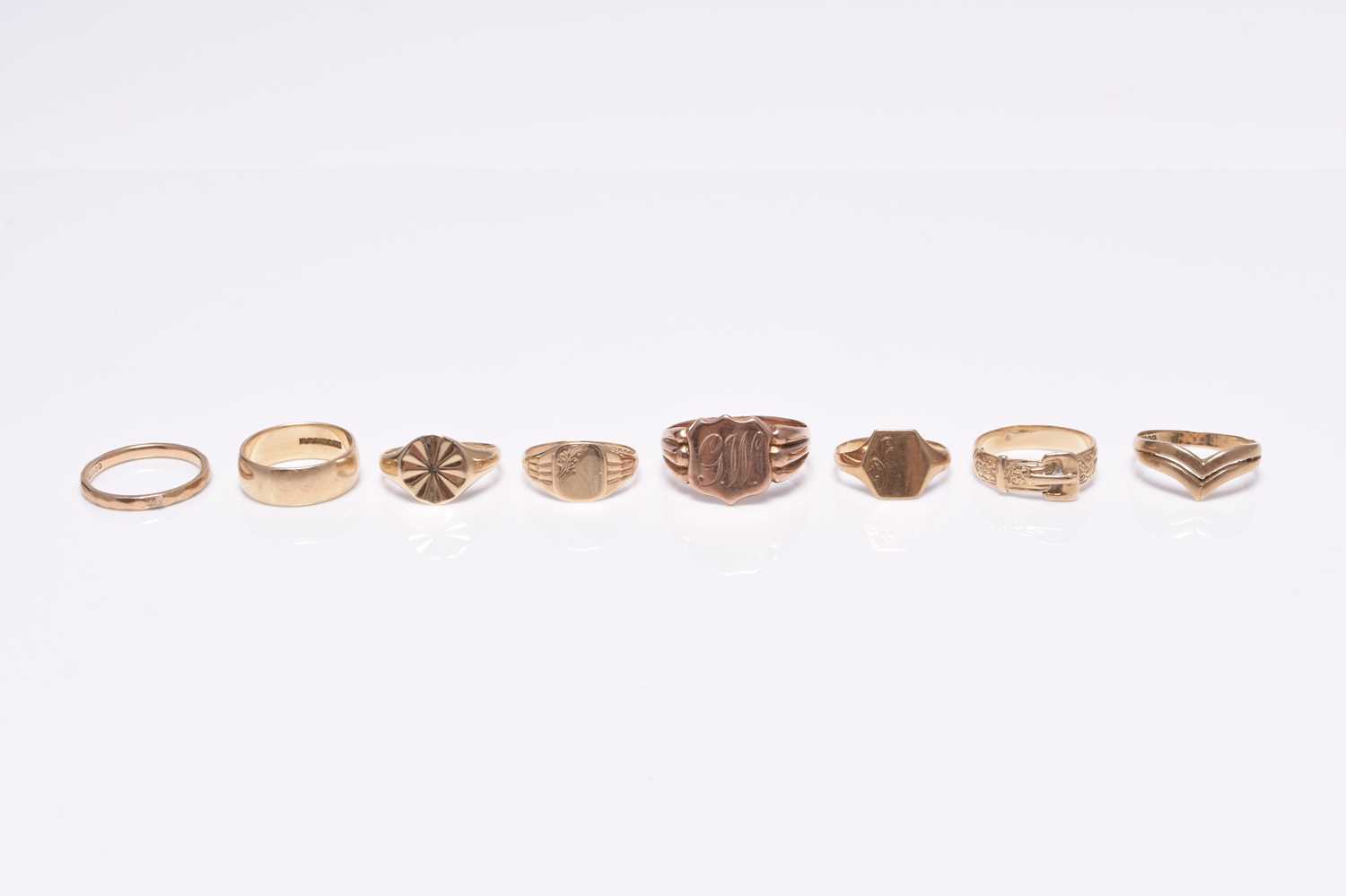 Eight 9ct gold rings - Image 2 of 2