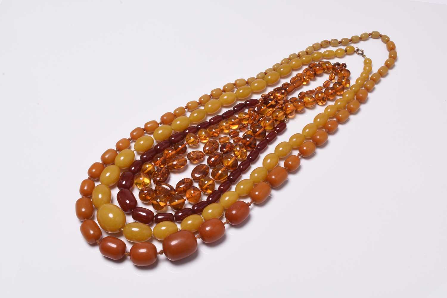 Five bead necklaces - Bild 2 aus 22