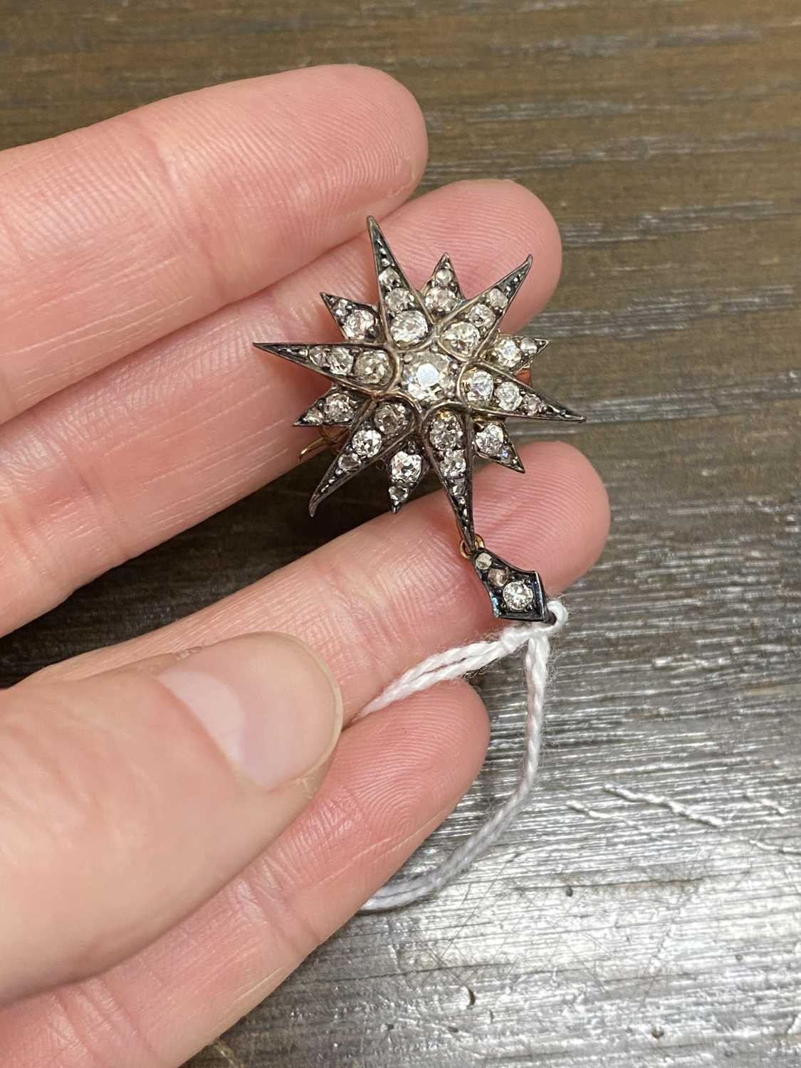 A late 19th century diamond set starburst brooch/pendant - Image 6 of 6