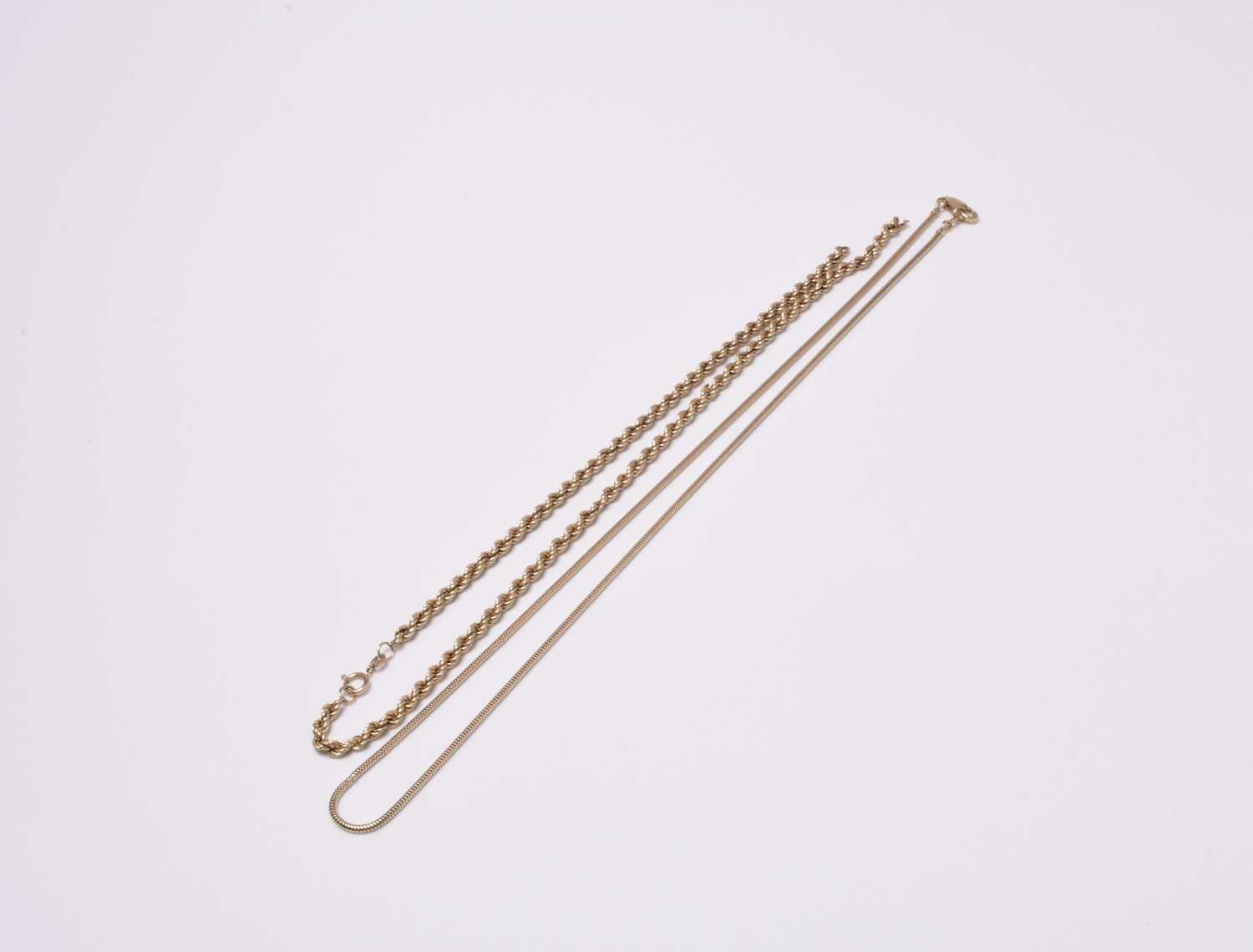 A 9ct gold snake link necklace
