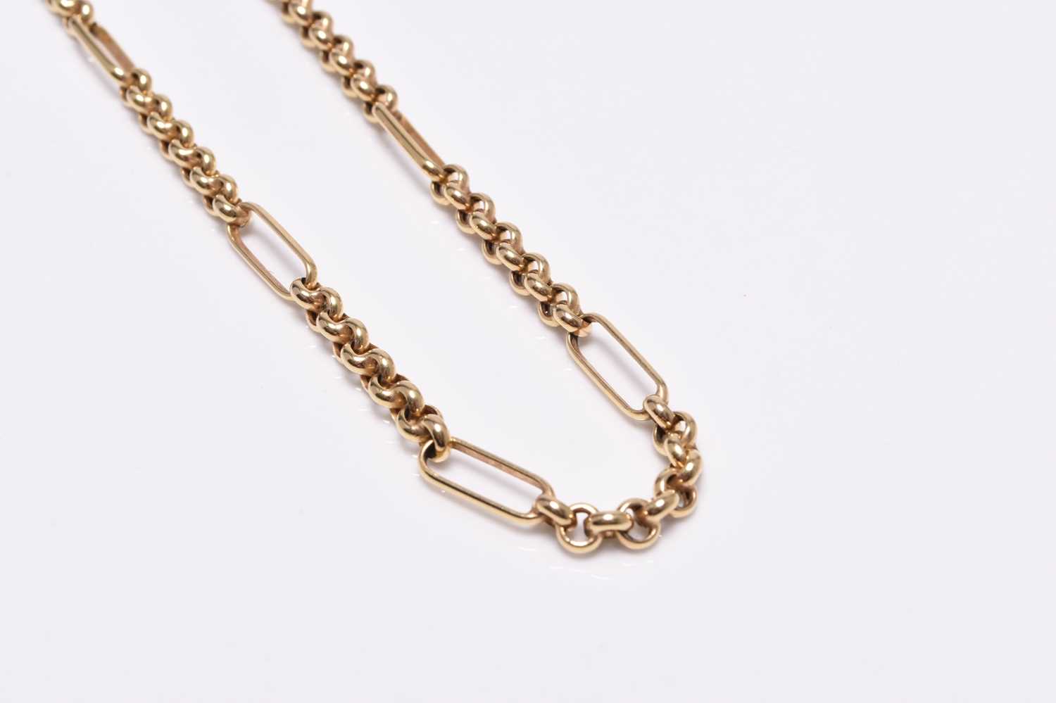 A 9ct gold belcher and elongated link chain necklace