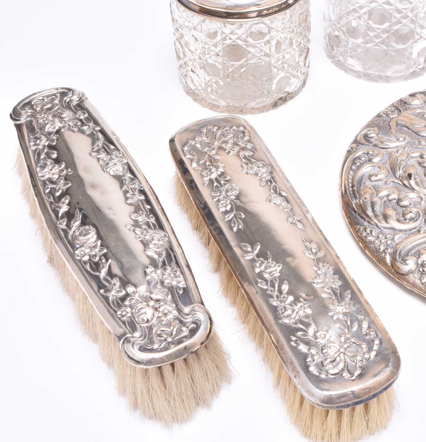 A collection of silver mounted dressing table wares - Image 2 of 6