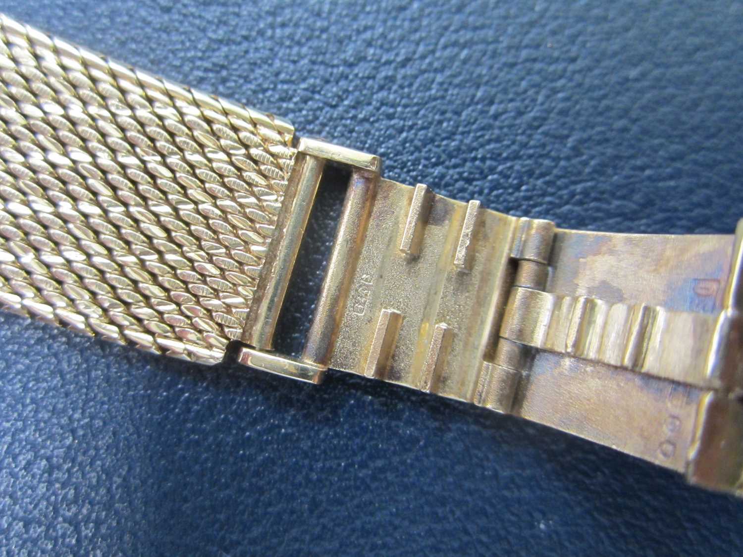 Omega: A lady's 9ct gold bracelet watch - Image 5 of 10