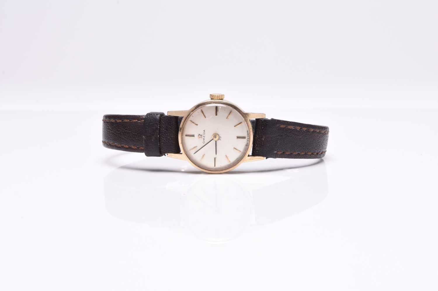 Omega: A lady's 9ct gold wristwatch