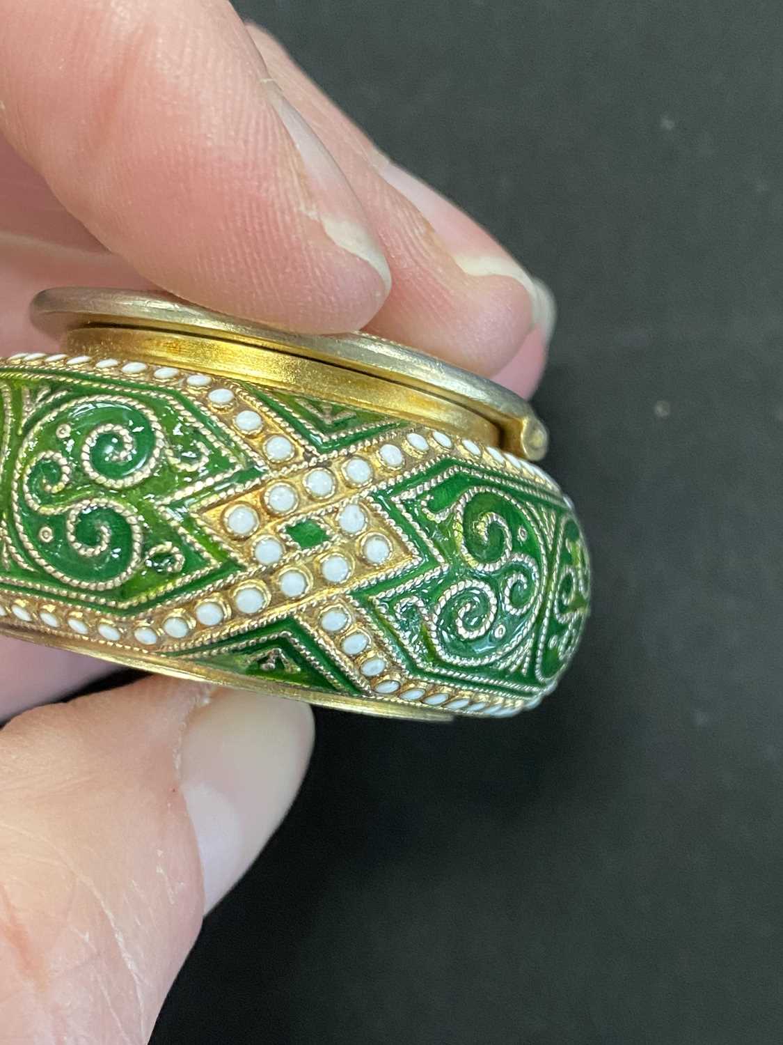 A Norwegian silver gilt and enamel pill box by Marius Hammer - Bild 13 aus 15