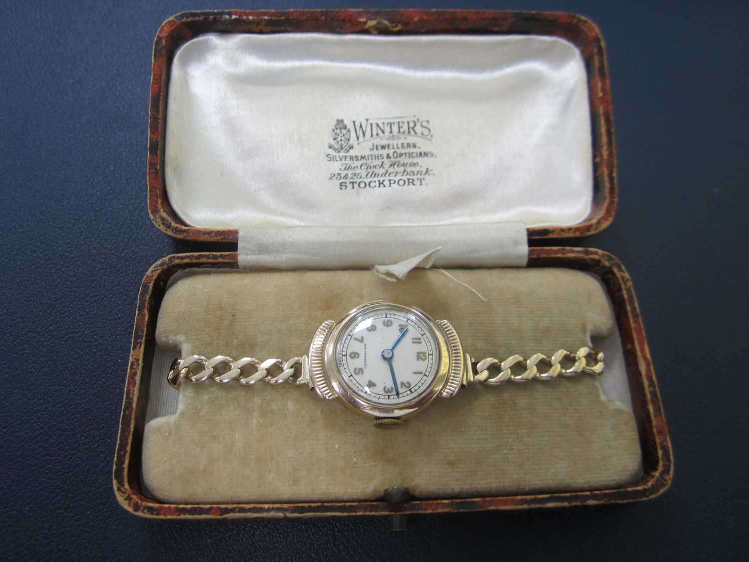 A lady's 9ct gold bracelet watch - Image 4 of 4