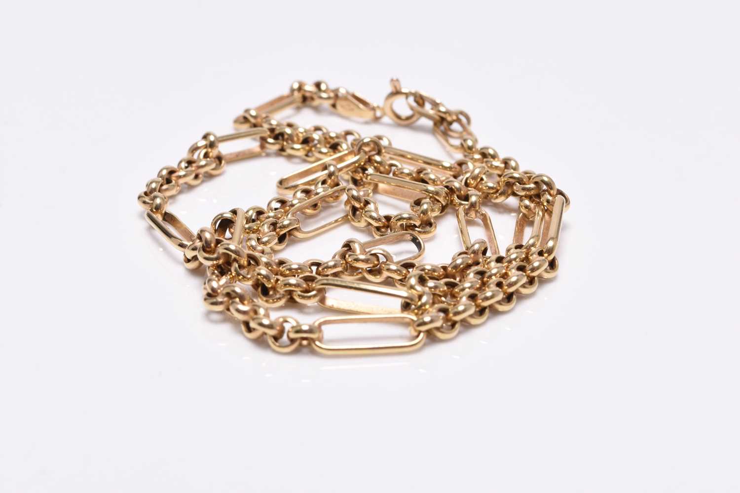 A 9ct gold belcher and elongated link chain necklace - Image 2 of 2