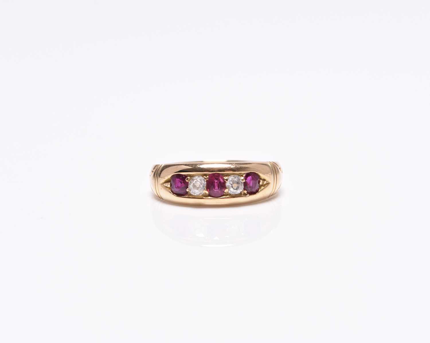 A graduated five stone diamond and untested ruby ring - Image 2 of 8