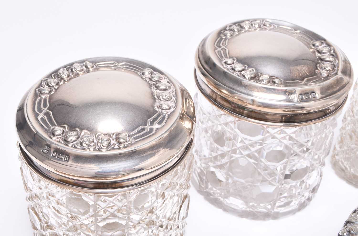 A collection of silver mounted dressing table wares - Image 6 of 6