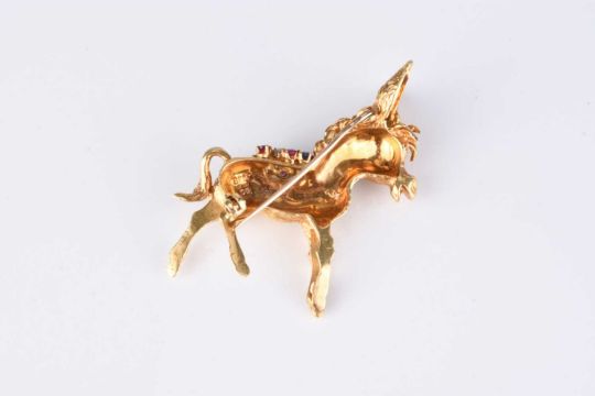 An 18ct yellow gold gem set novelty donkey brooch - Image 2 of 2