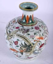 A FINE 19TH CENTURY CHINESE FAMILLE ROSE BULBOUS PORCELAIN VASE Qing, painted with stylised