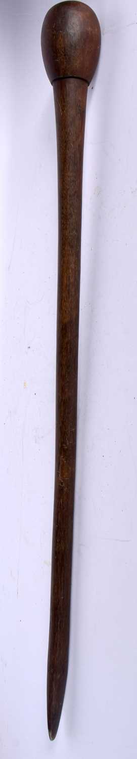A FINE AND VERY LARGE 19TH CENTURY AFRICAN ZULU TRIBAL CARVED RHINO HORN KNOBKERRIE STAFF possibly - Image 8 of 22
