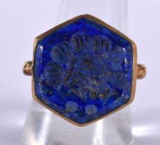 AN 18TH/19TH CENTURY ISLAMIC GOLD GILDED OTTOMAN LAPIS LAZULI SEAL RING. S. 9 grams.