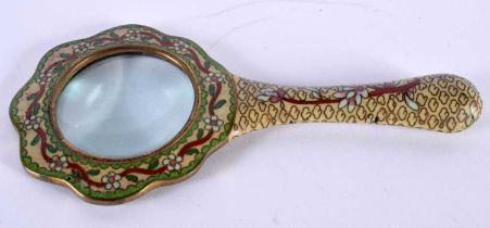 AN UNUSUAL 19TH CENTURY CHINESE CLOISONNE ENAMEL MAGNIFYING GLASS Qing. 16 cm long.