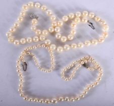 Two Pearl Necklaces. Longest 44.5cm, Largest Pearl 7.7mm, total weight 38.3g (2)