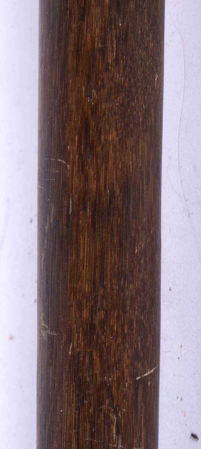 A FINE AND VERY LARGE 19TH CENTURY AFRICAN ZULU TRIBAL CARVED RHINO HORN KNOBKERRIE STAFF possibly - Image 6 of 22