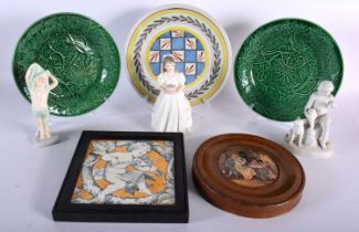 ASSORTED CABBAGE LEAF PLATES together with a prattware lid etc. (qty)