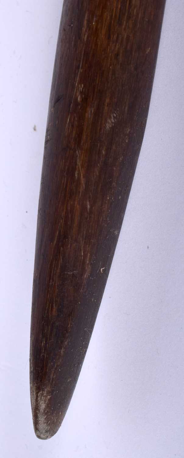 A FINE AND VERY LARGE 19TH CENTURY AFRICAN ZULU TRIBAL CARVED RHINO HORN KNOBKERRIE STAFF possibly - Image 7 of 22