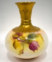 Royal Worcester vase painted with Hadley style roses by M. Hunt, signed, date mark for 1931. 10cm