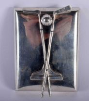 AN EDWARDIAN SILVER GOLFING LETTER CLIP. London 1907. 271 grams overall. 10 cm x 7.5 cm.