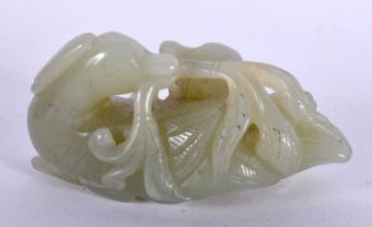 A SMALL 19TH CENTURY CHINESE CARVED GREENISH WHITE JADE FIGURE Qing, modelled as two birds with