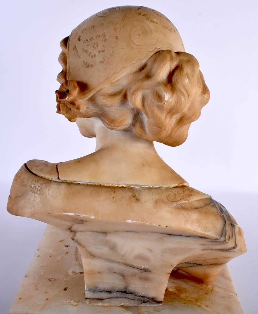AN ANTIQUE EUROPEAN CARVED MARBLE BUST OF A FEMALE. 40 cm x 20 cm. - Image 4 of 6