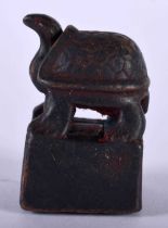 A CHINESE BRONZE SEAL. 44.2 grams. 3 cm square.