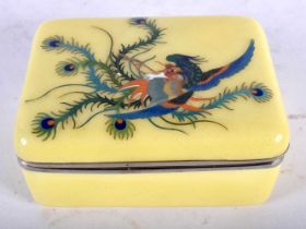AN EARLY 20TH CENTURY JAPANESE MEIJI PERIOD CLOISONNE ENAMEL BOX AND COVER depicting an exotic birds