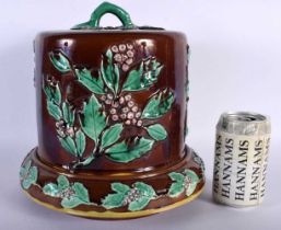 A LARGE VICTORIAN MAJOLICA CHEESE DOME SERVING TUREEN AND COVER. 27 cm x 18 cm.