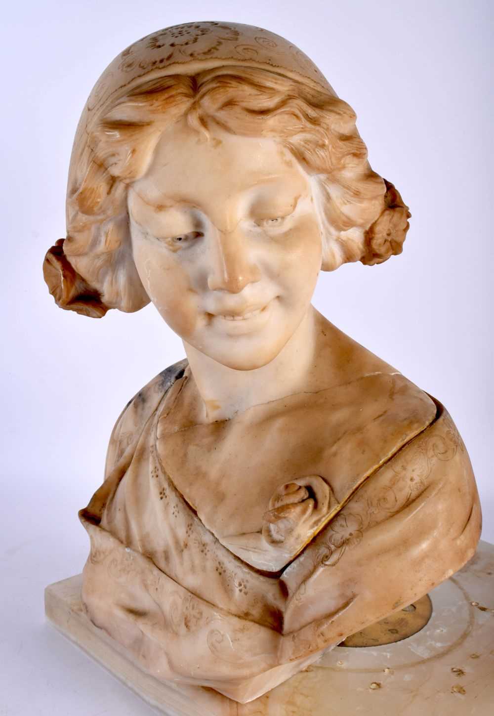 AN ANTIQUE EUROPEAN CARVED MARBLE BUST OF A FEMALE. 40 cm x 20 cm. - Image 3 of 6