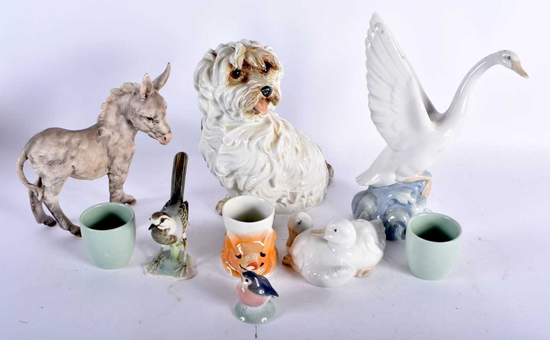 ASSORTED CERAMICS including a Nao swan etc. Largest 21 cm x 10 cm. (qty)