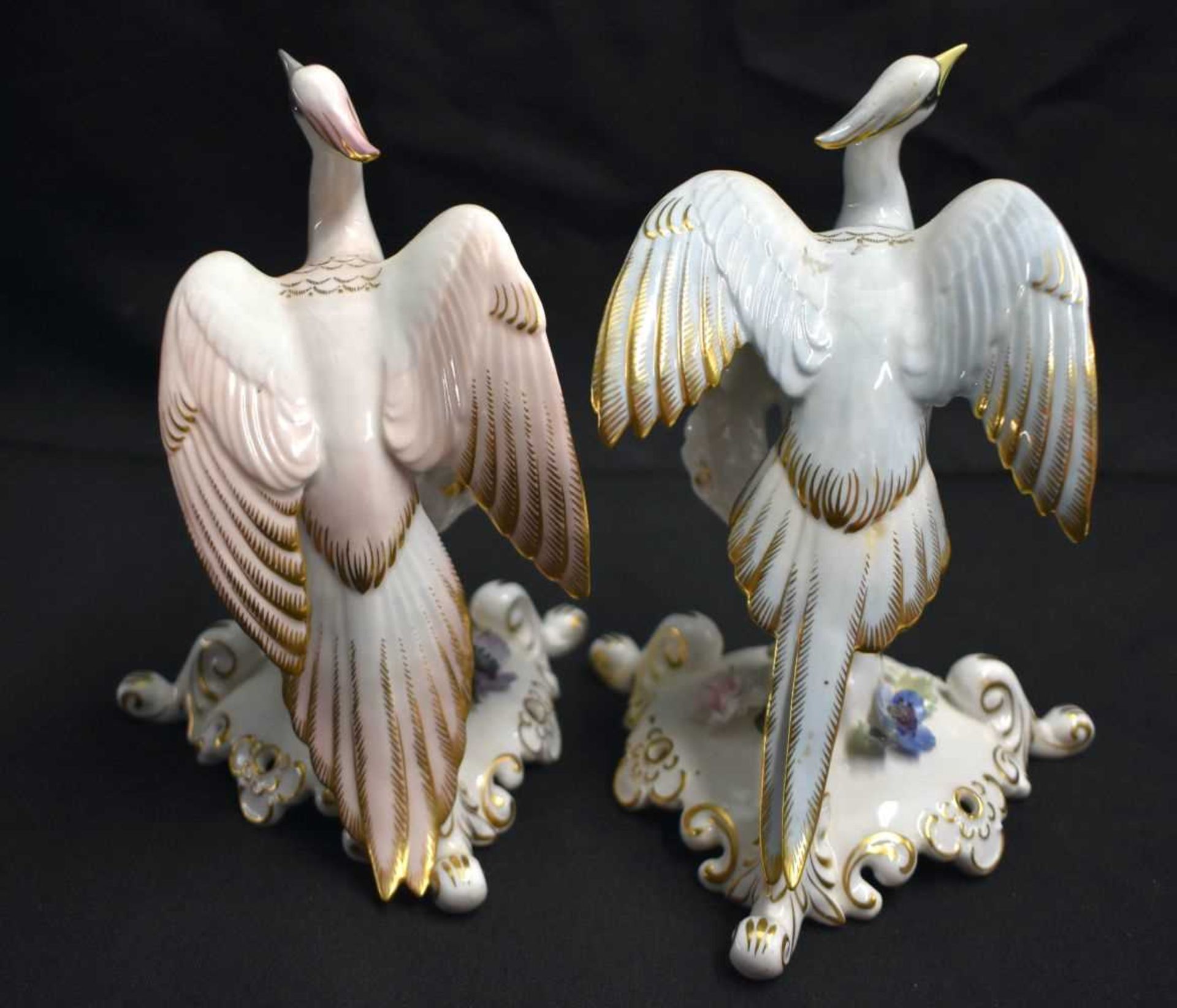 A PAIR OF ROYAL CROWN DERBY CHELSEA BIRDS. 17 cm x 8 cm. - Image 4 of 5