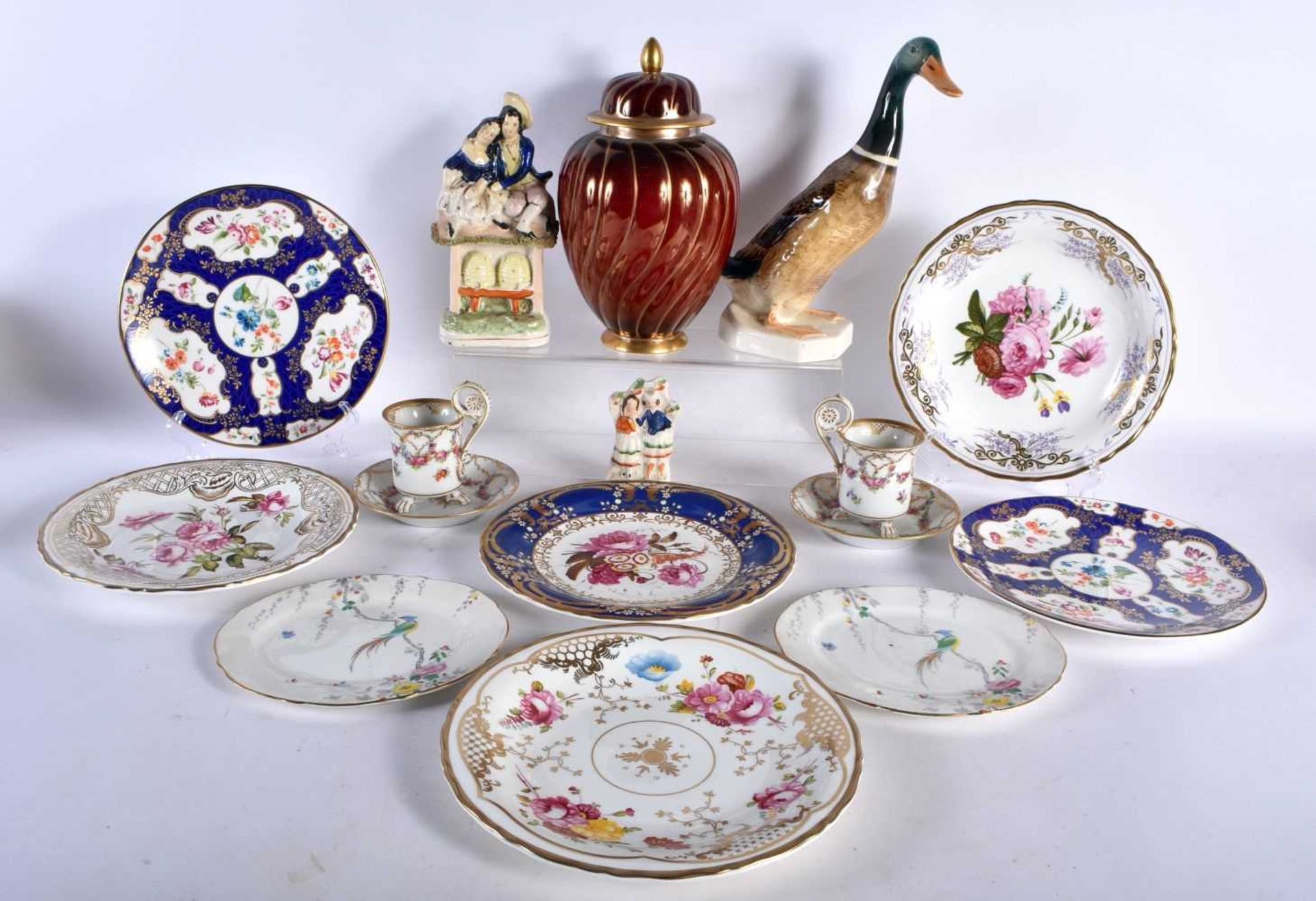 ASSORTED COLLECTABLES including a Carltonware Rouge Royale vase etc. (qty)