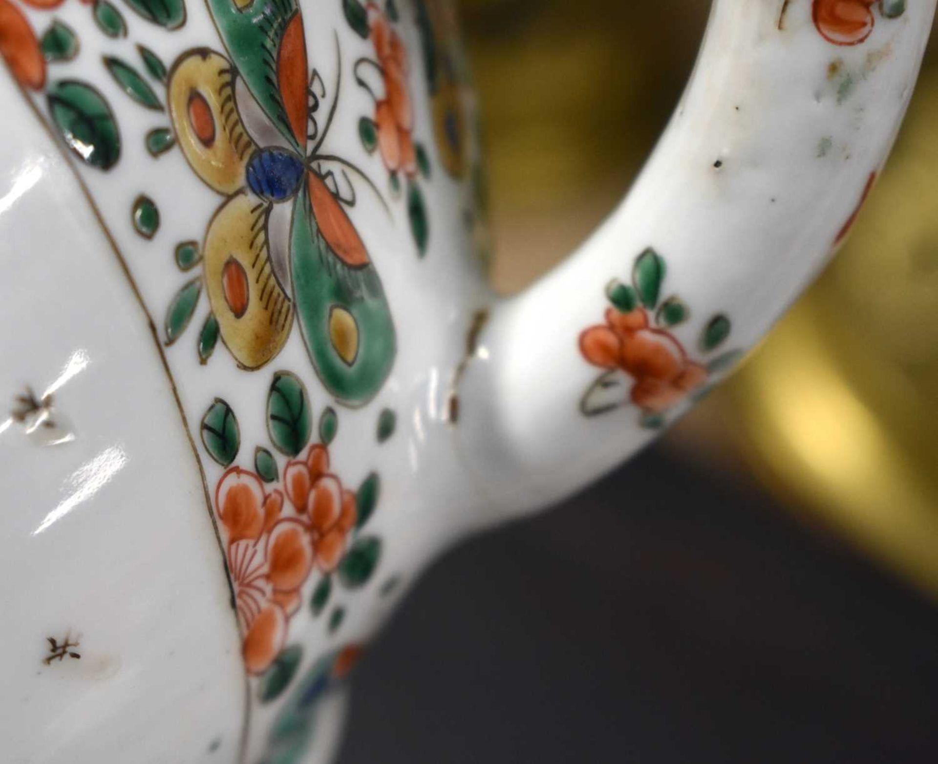 A RARE LARGE 17TH CENTURY CHINESE EXPORT FAMILLE VERTE PUNCH POT Kangxi, painted with floral - Image 19 of 29